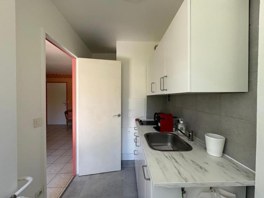 Stylish 1br With Peaceful Garden In 18th District * Paris